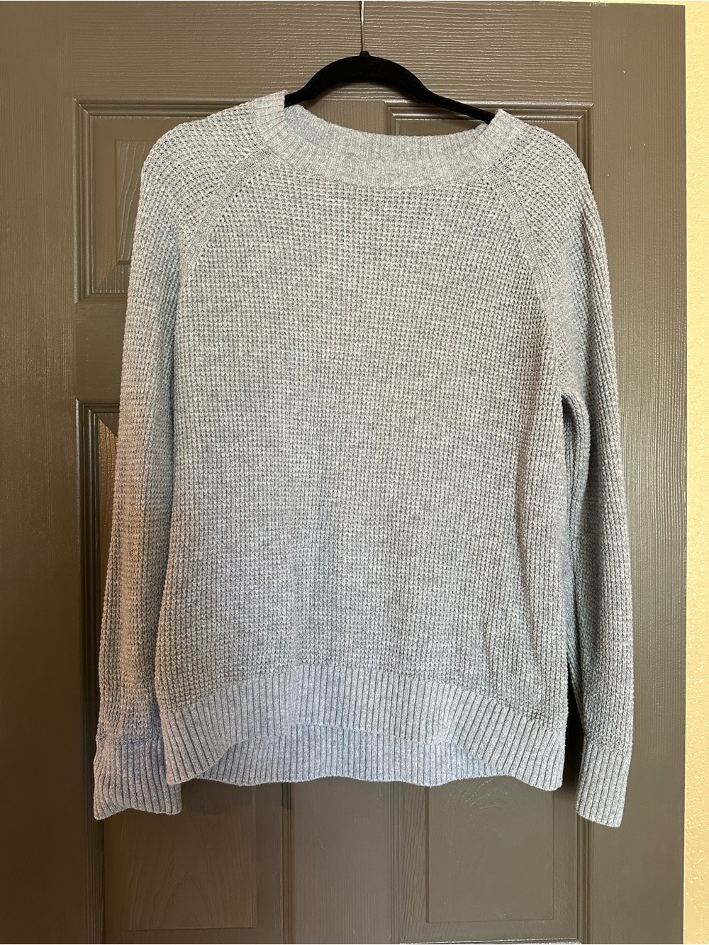 Old Navy Light Gray Crewneck Knit Sweater